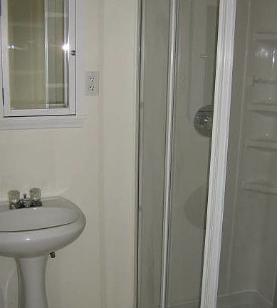 4th image of 4136A Park Blvd