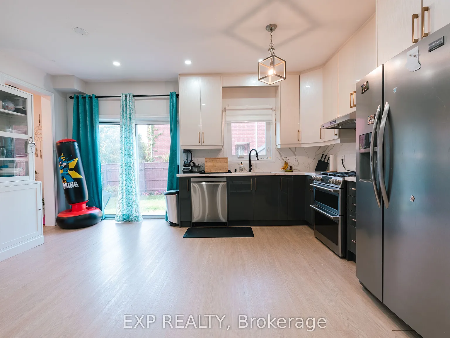 3 bed, $3,200 — Photo 4