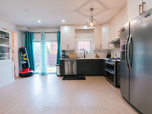4th image of 206 Drinkwater Rd