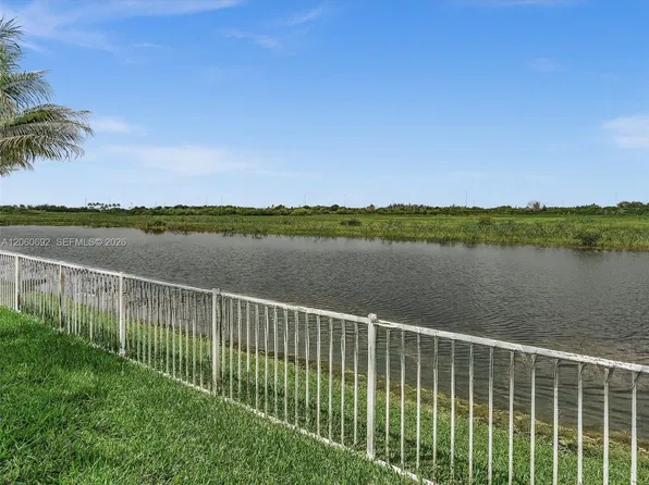 1208 NW 144th Ter, Pembroke Pines, FL 33028