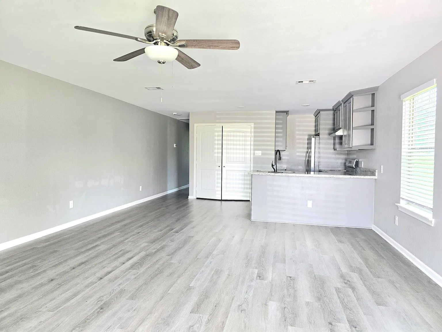 2 bed, 1.5 bath, $1,500 — Photo 3