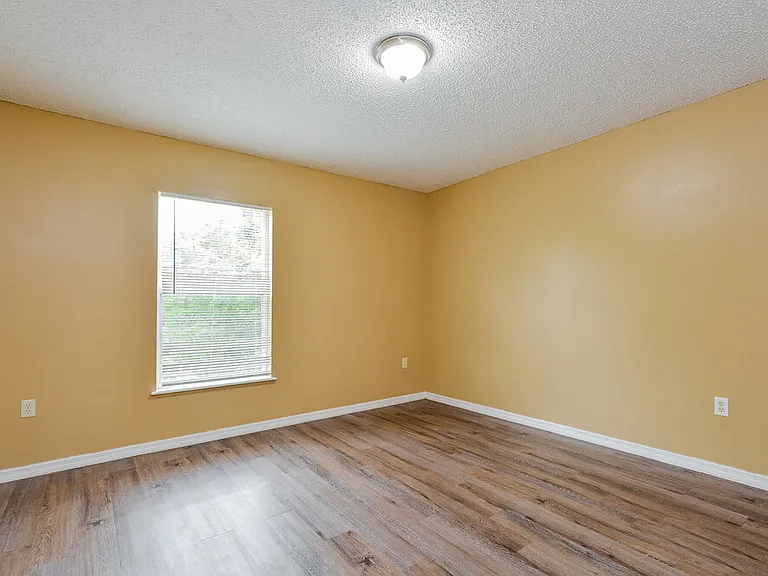2047 Galahad Dr — Photo 15