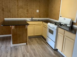 118 1/2 10th St, Nederland, TX 77627