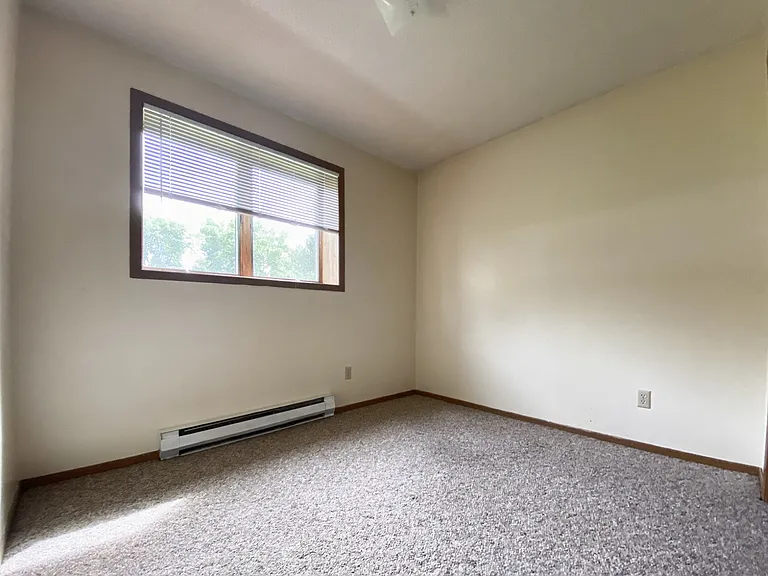 835 E 6th St #6 — Photo 7