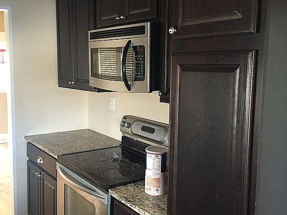 3rd image of 709 E 8th Ct