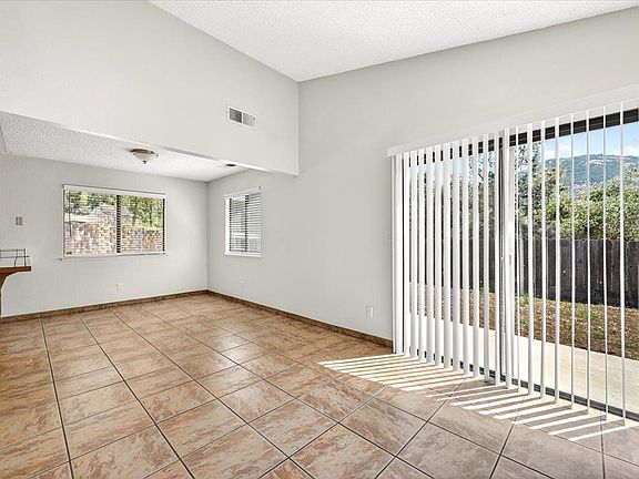 3rd image of 28340 Tollhouse Rd