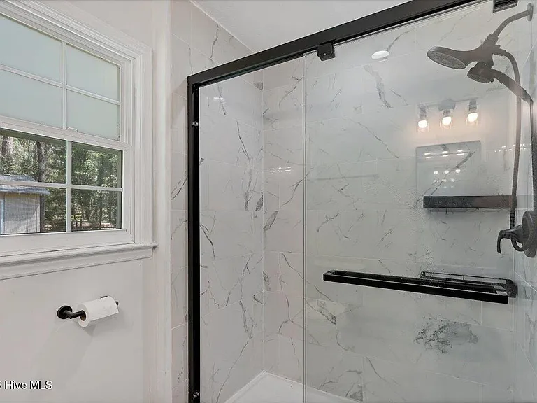 109 Grampian Way — Photo 35