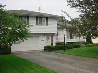 1939 Edenhall Dr, Lyndhurst, OH