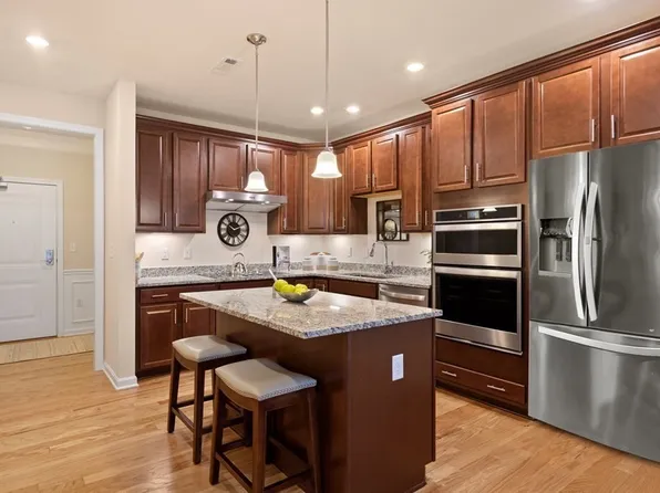 1 Pennington Dr #408, Walpole, MA 02081