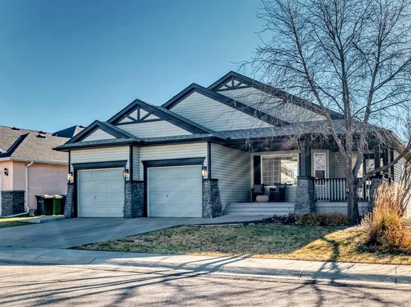 161 N West Crk, Chestermere, AB T1X 1H4