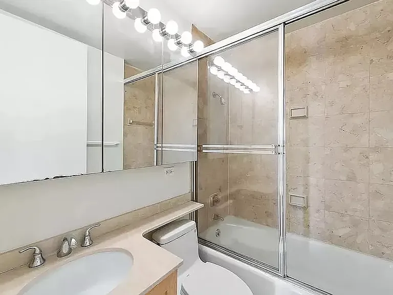 360 E 57th St #5B — Photo 7