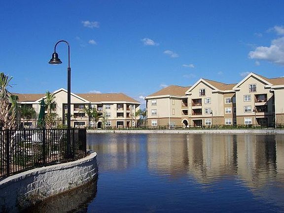 2nd image of 1640 Villa Capri Cir APT 105