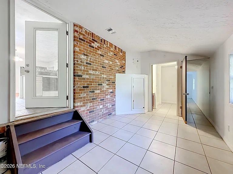 101 S Oakridge Ave — Photo 12