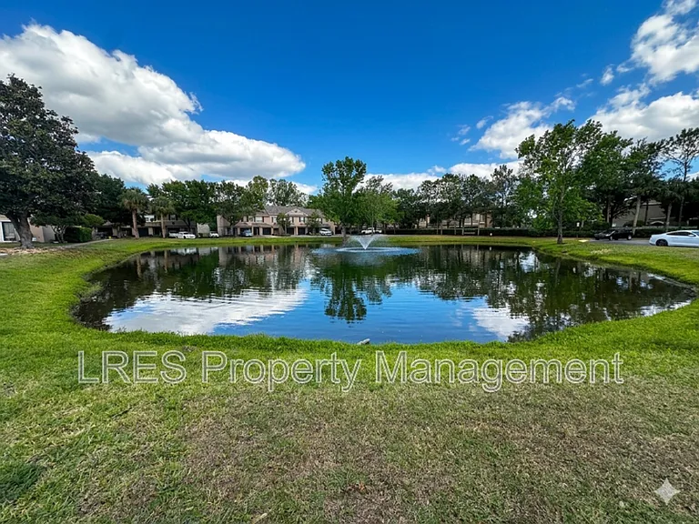 2825 Cliffe Ct — Photo 40