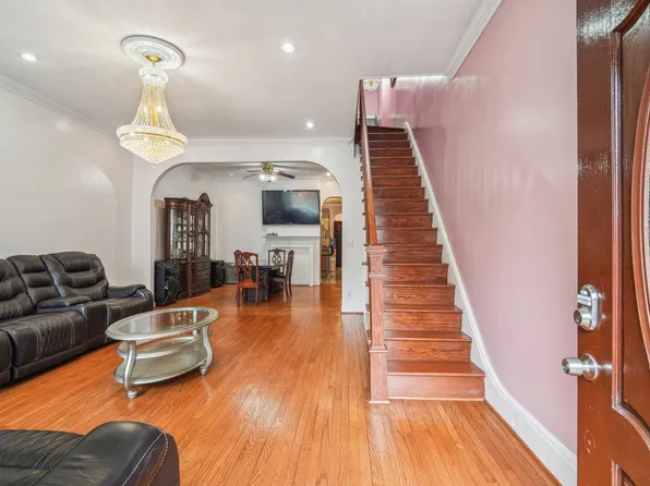 64 1/2 Lincoln St, Jersey City, NJ 07307