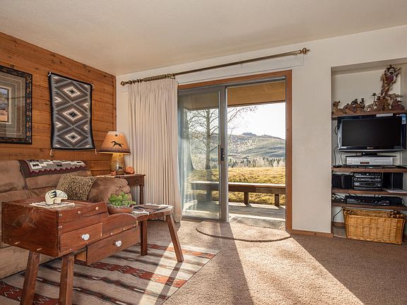 4th image of Bluff Condo Dr #4012