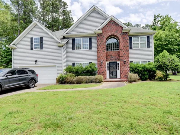 313 Queen Ct, Smithfield, VA 23430