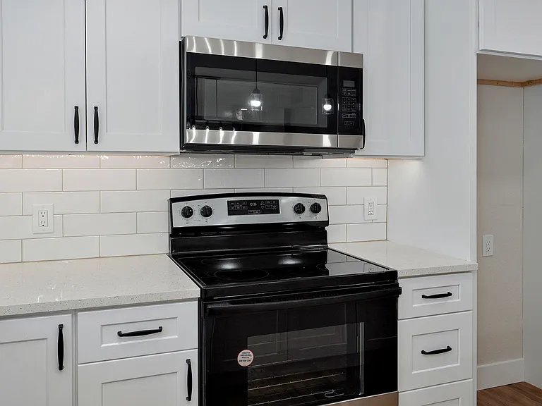 2558 W Village Ln — Photo 14
