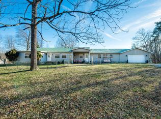 598 Old Genesis Rd, Crossville, TN 38571