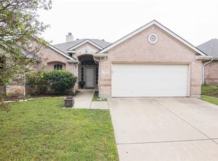 5812 Sugar Maple Dr, Fort Worth, TX 76244