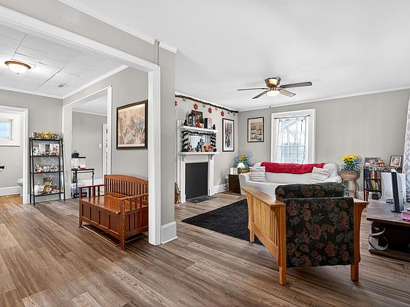 5th image of 121 Holland St