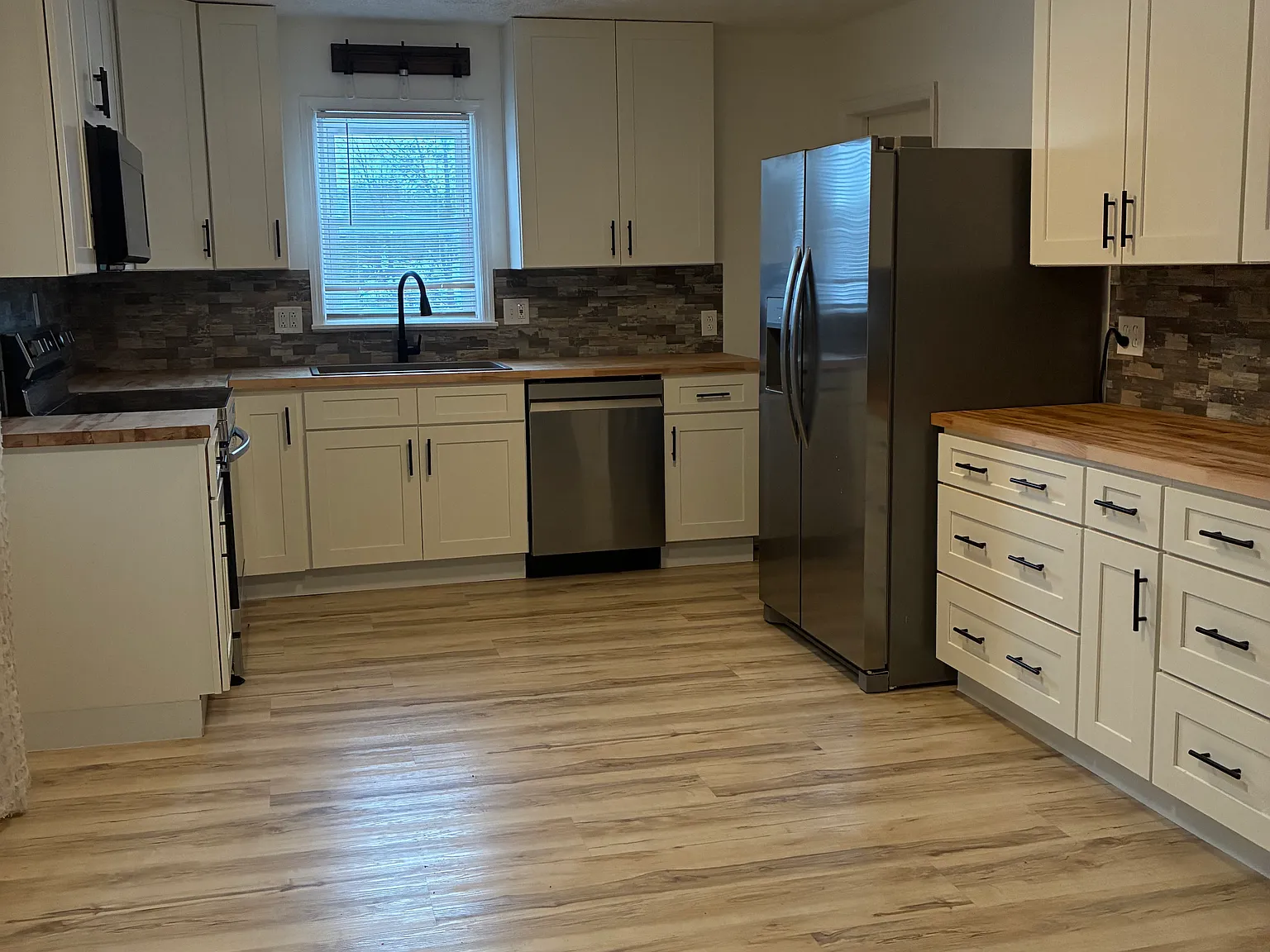 3 bed, 1872 sqft, $1,350 — Photo 4