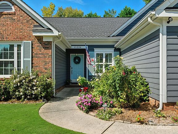 4th image of 11226 Fox Cove Dr