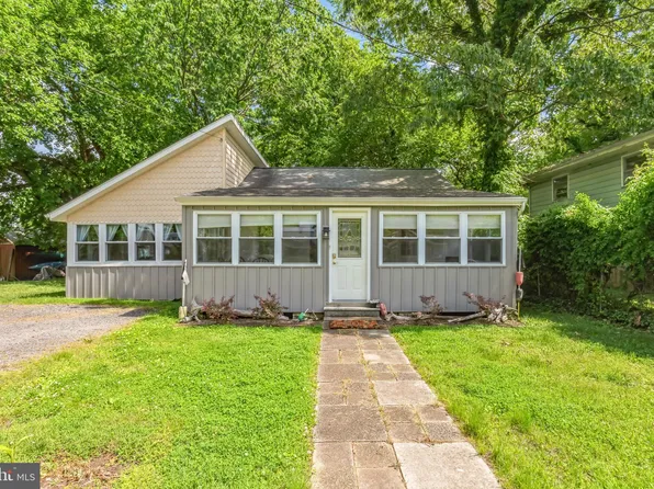 1615 Cedar Rd, Saint Leonard, MD 20685