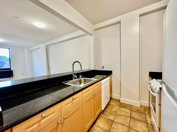 5th image of 2734 21st St #3D