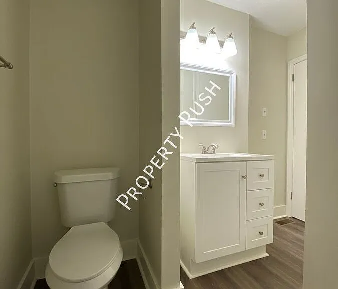 4727 Tessie Ln — Photo 18