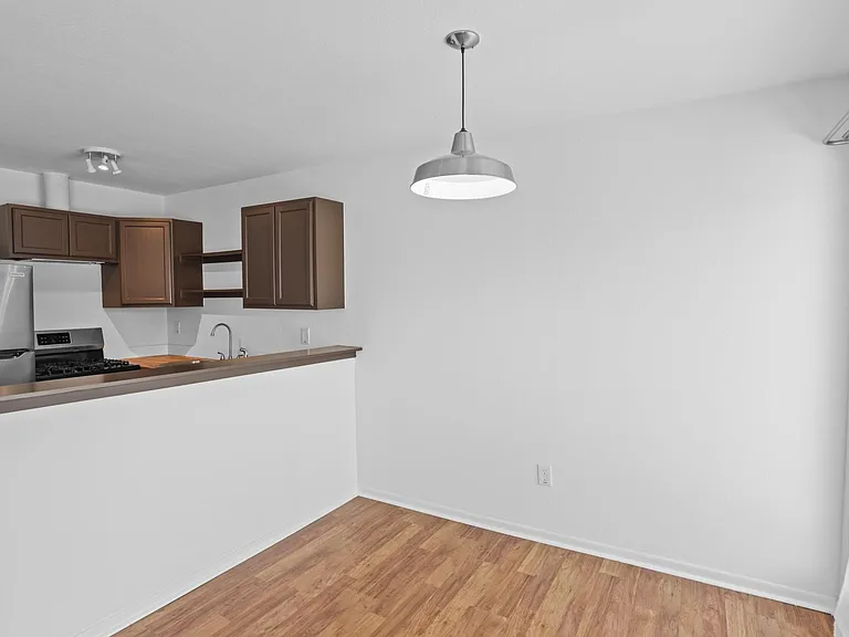 1408 Hughes St #15 — Photo 15