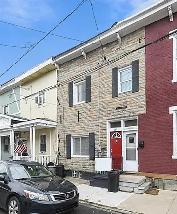 140 Home St — Photo 1