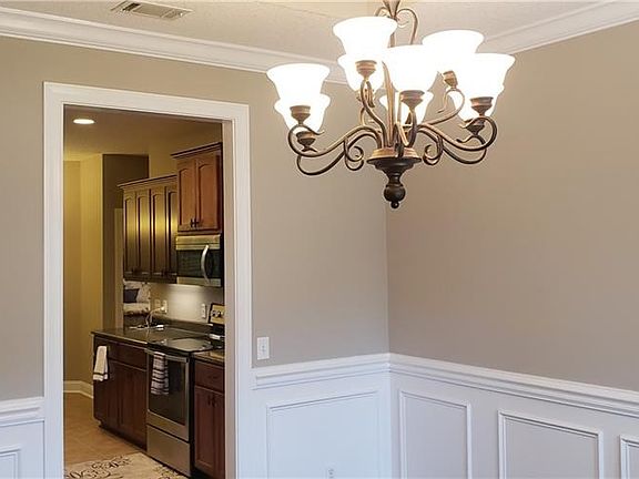 3rd image of 21 Sugarberry Ct