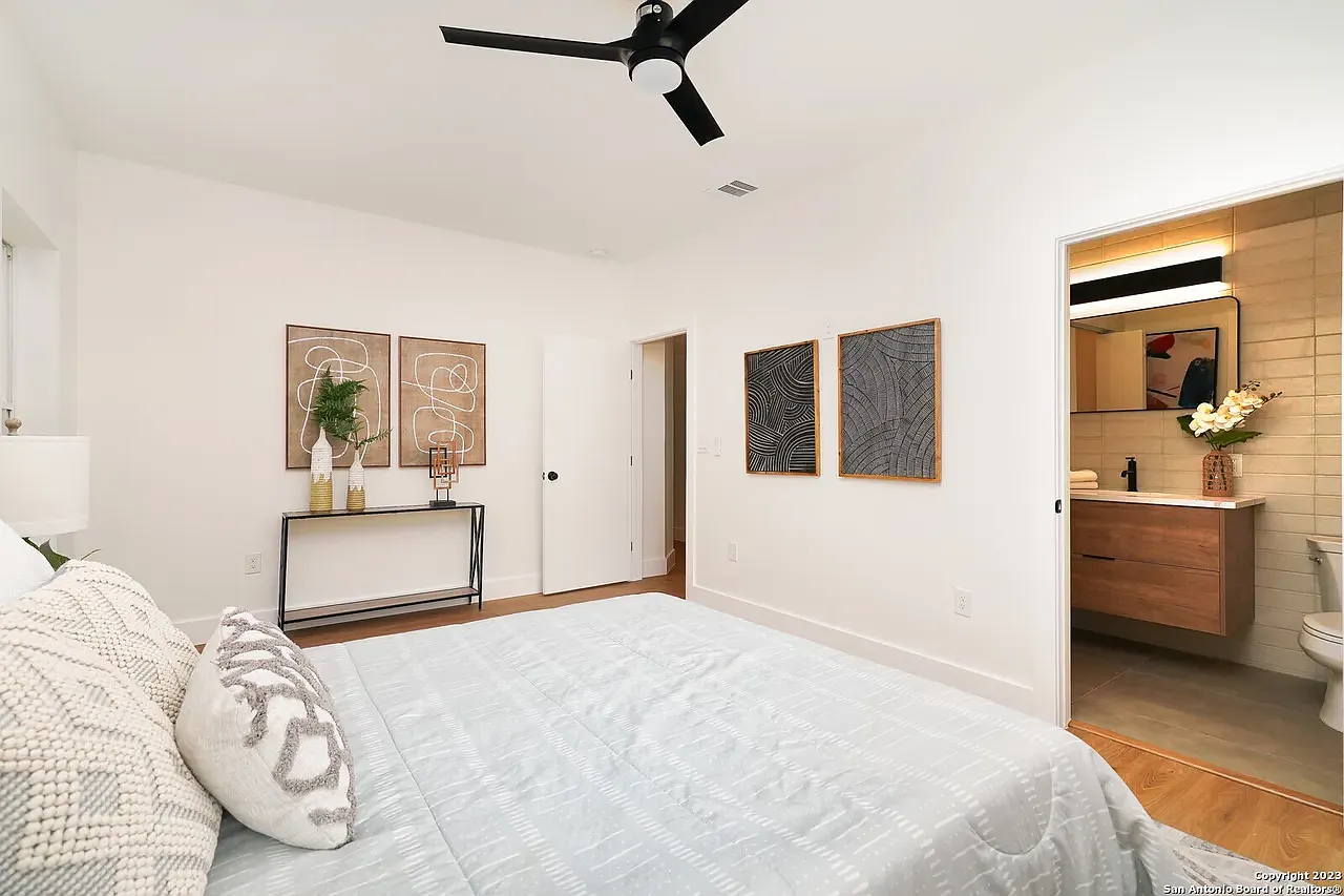 3 bed, 2.5 bath, 1615 sqft, $2,200 — Photo 4