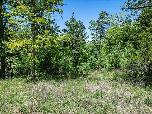 5th image of 72 Village Rd