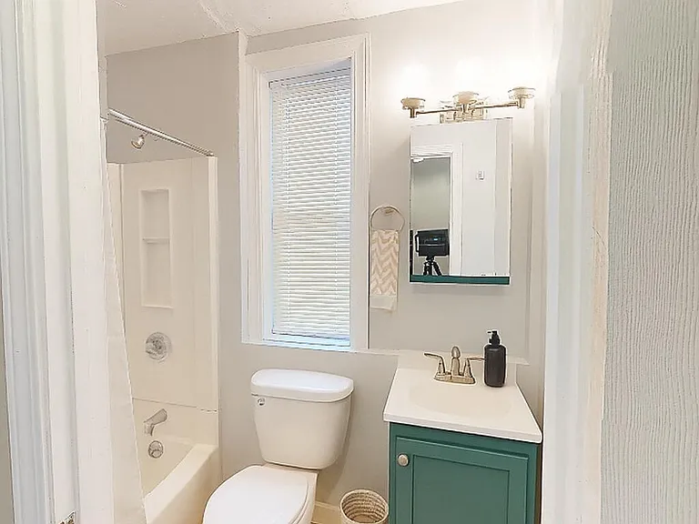 17 Highgate St #11 — Photo 11
