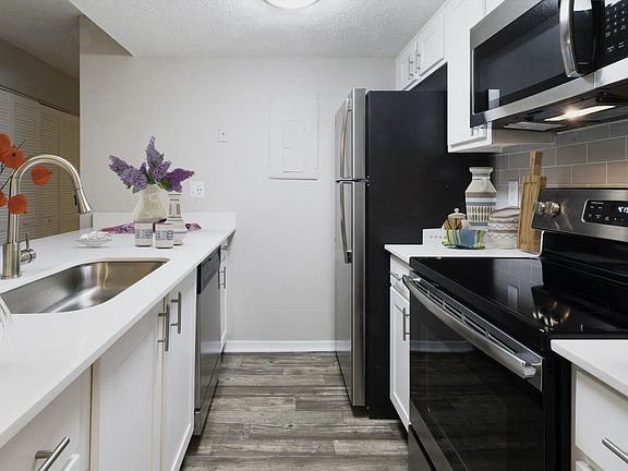 4th image of 4545 Willa Creek Dr #212
