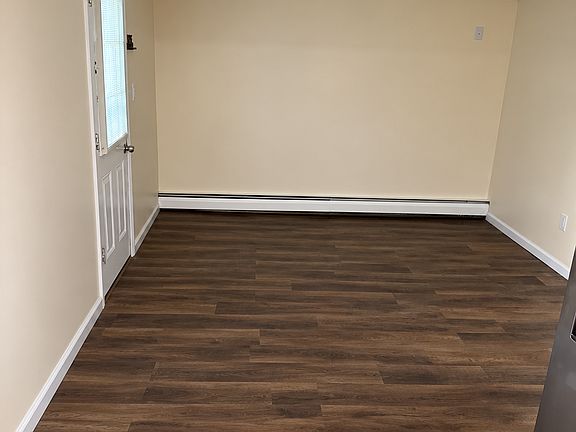 2nd image of 170 Lafayette Rd Floor 1