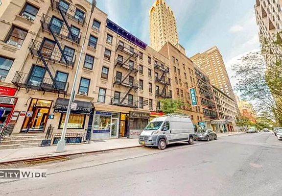 5th image of 165 E 87th St Front 1R