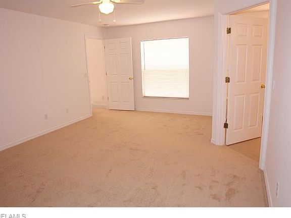 5th image of 1104 SW 51st Ter