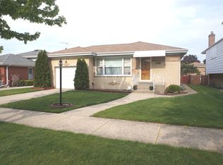 8821 Oriole Ave, Morton Grove, IL