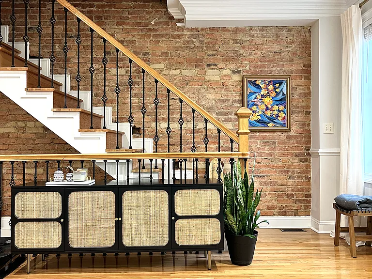 233 Bryant St NE — Photo 3