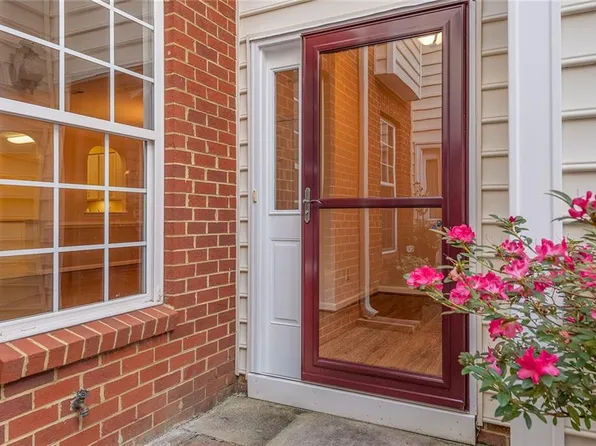 4245 Falcon Creek Dr, Williamsburg, VA 23188