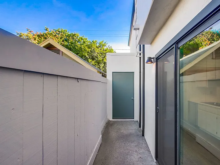 Beautifully Renovated Property perfectly situated between North Park and Normal Heights! — Photo 40