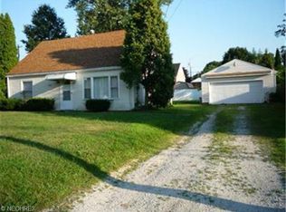 1256 Benton St, Barberton, OH 44203