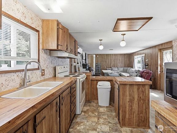 5th image of 121 Dill Avenue