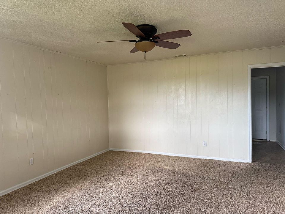2nd image of 191 Ponderosa Road