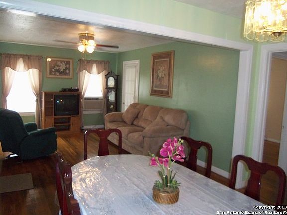 3rd image of 216 W. Burcham Ave.