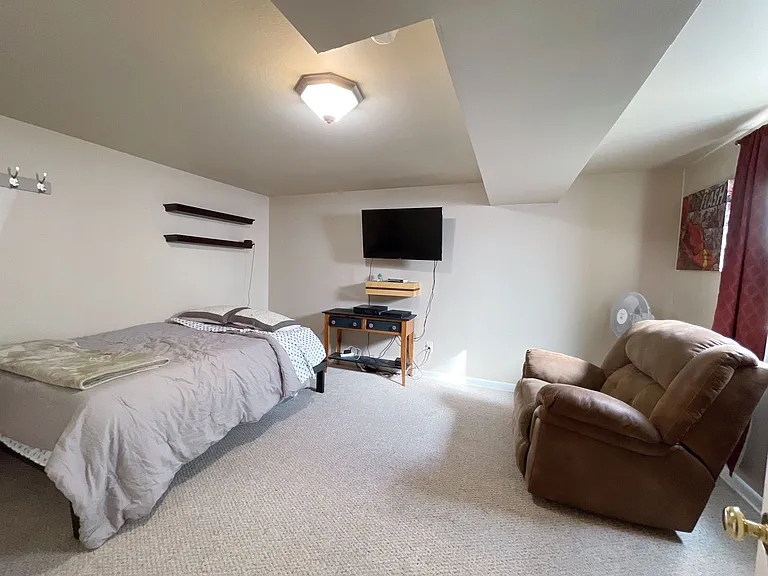 688 Green Tree Dr — Photo 12