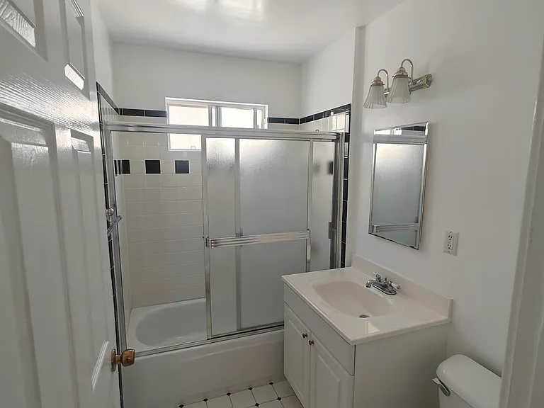 234 Roswell Ave — Photo 14